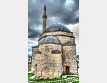 Mosque_of_Sinan_Pasha_in_Prizren,_Kosovo.jpg